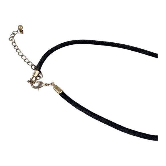 VTG Choker Necklace 14" Pendant UN 1993 Snow Leopard Stamp Cord Y2K Indie Boho - Picture 8 of 16